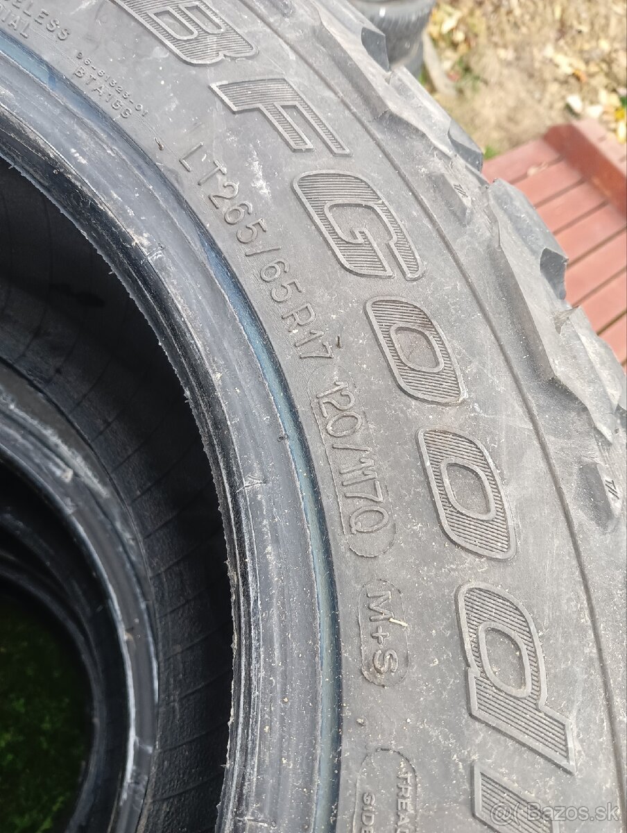 Bf Goodrich mud terrain km3 265/65r17 - 3