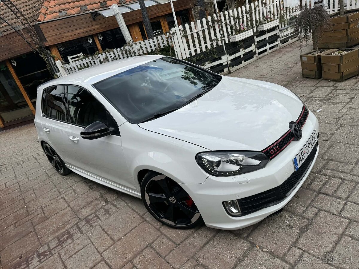Volkswagen Golf GTI Edition 35 2.0.TSI - 3