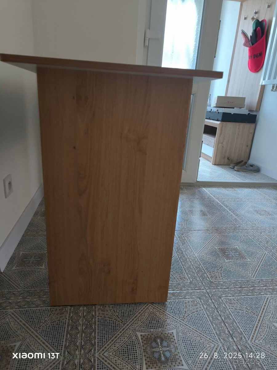 Menší pisaci stolík - 3