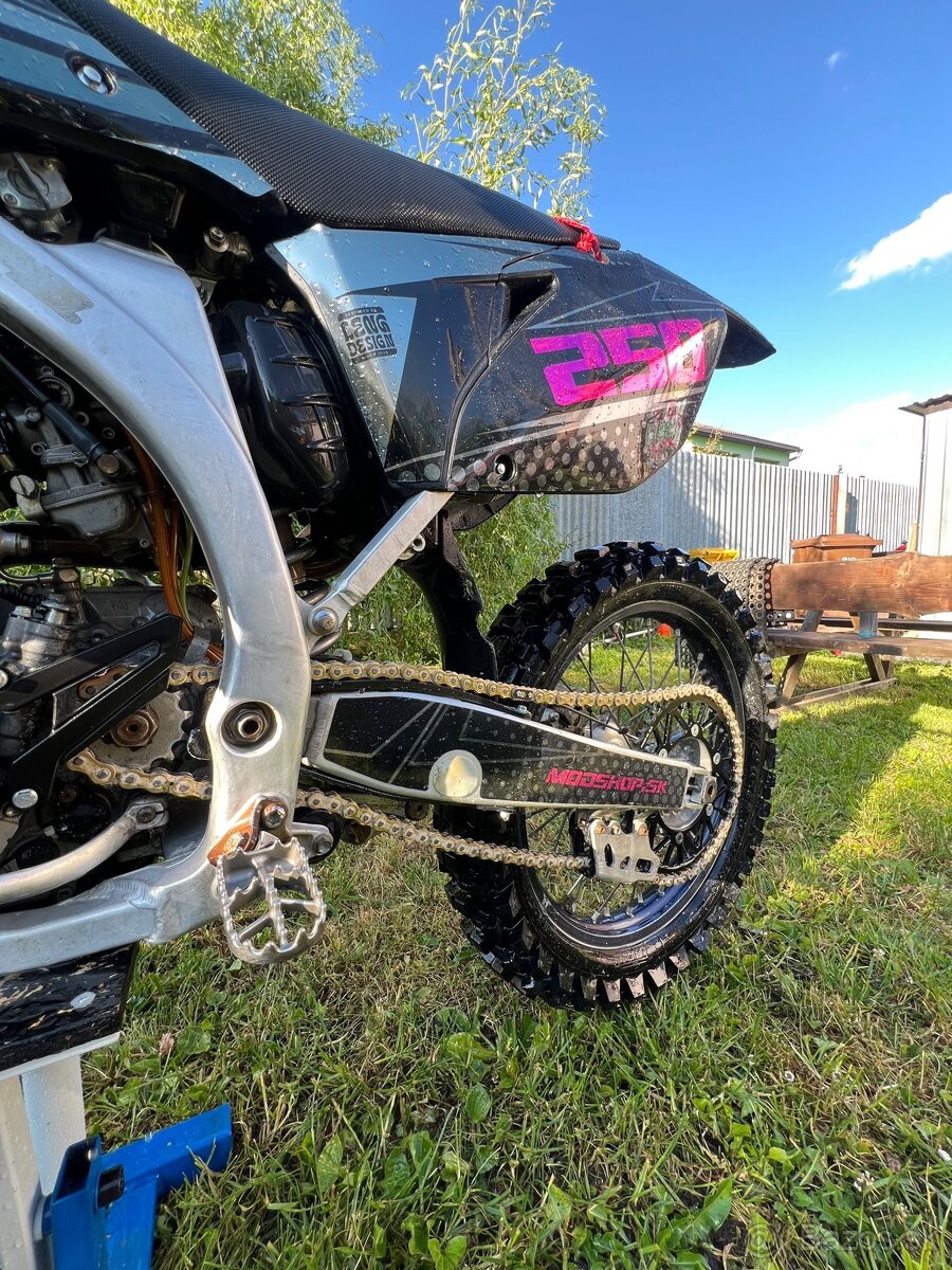 Yamaha yzf 250