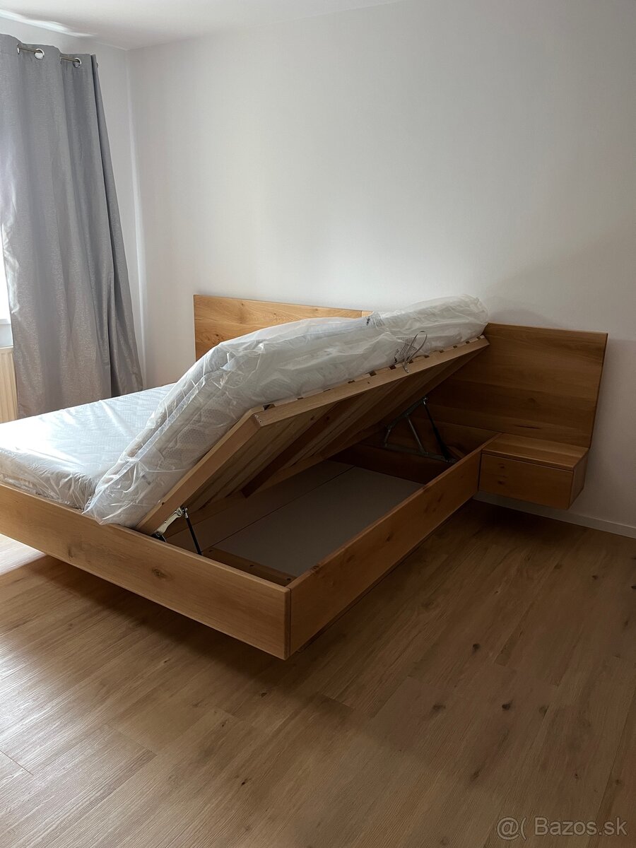 Levitujúca dubová posteľ - úložný priestor, nočné stolíky - 3