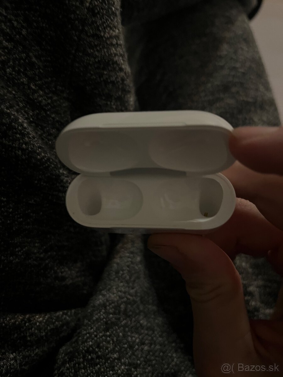 Airpods pro 2 nabíjacie puzdro - 3