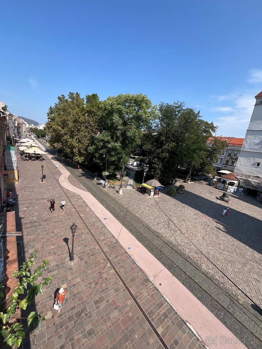 3 izb. tehlový byt s balkónom na Hlavnú ulicu, Staré mesto - 3