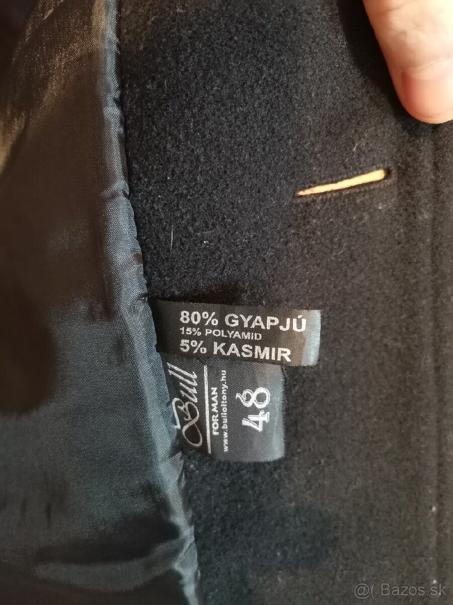 Flaušový kabát
- 3