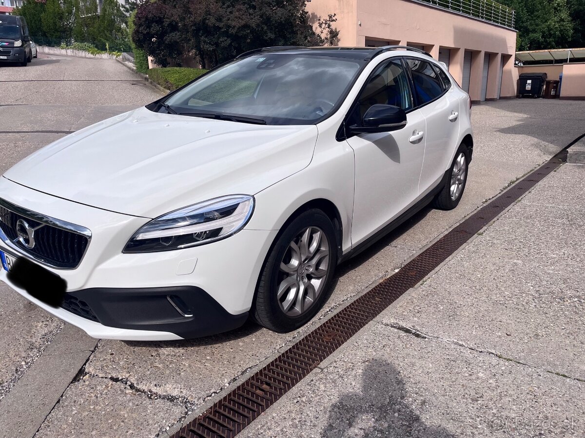 Volvo V40 Cross Country - 3