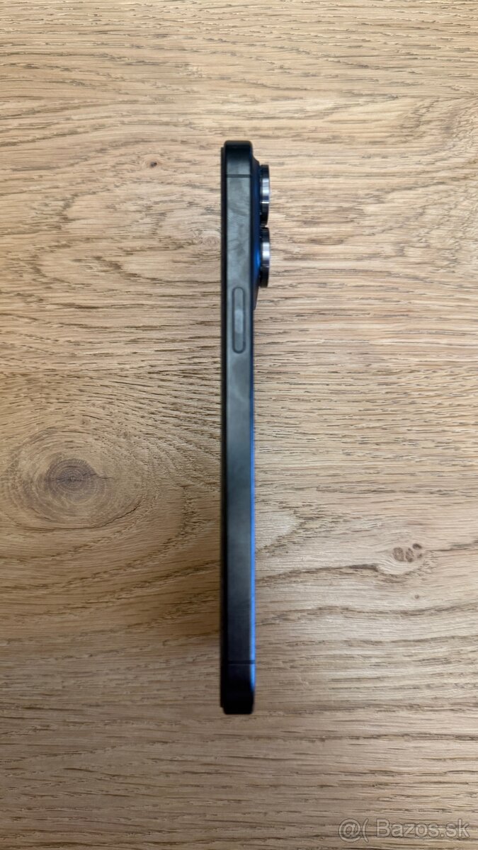 iPhone 15 Pro Max - 256 GB - čierna farba - 3