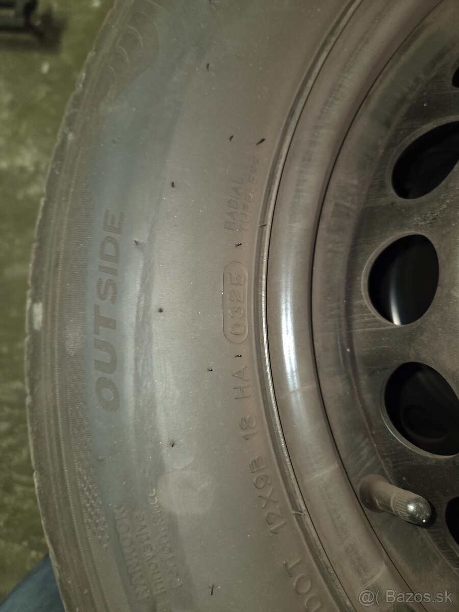 Predam Vw Mulltivan originál 215/65/r16 - 3