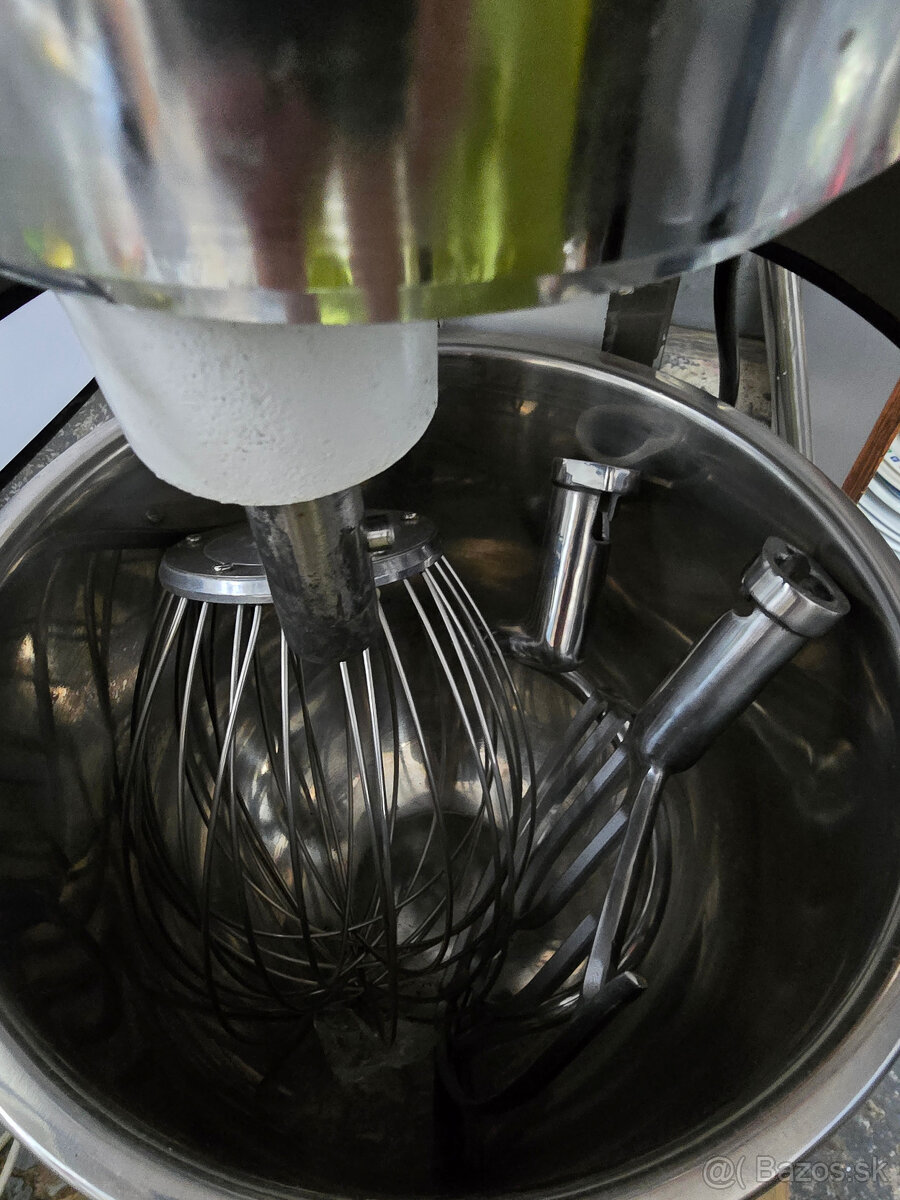 Kuchynsky robot 20l - 3