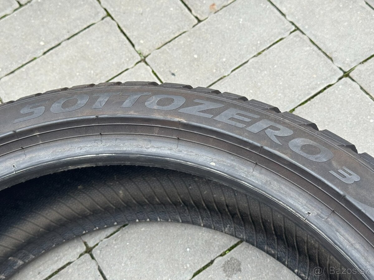 225/40 R19 - 3