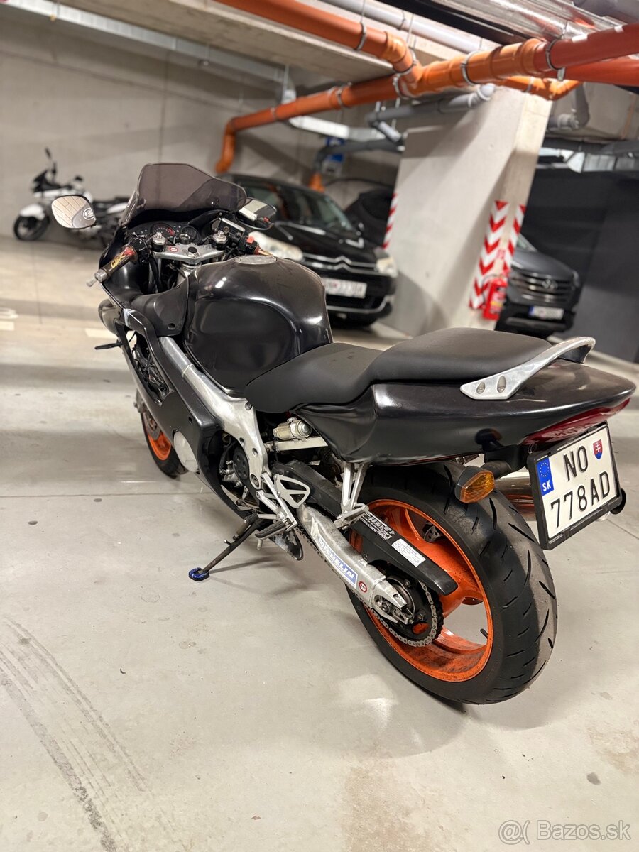 Honda cbr600f - 3