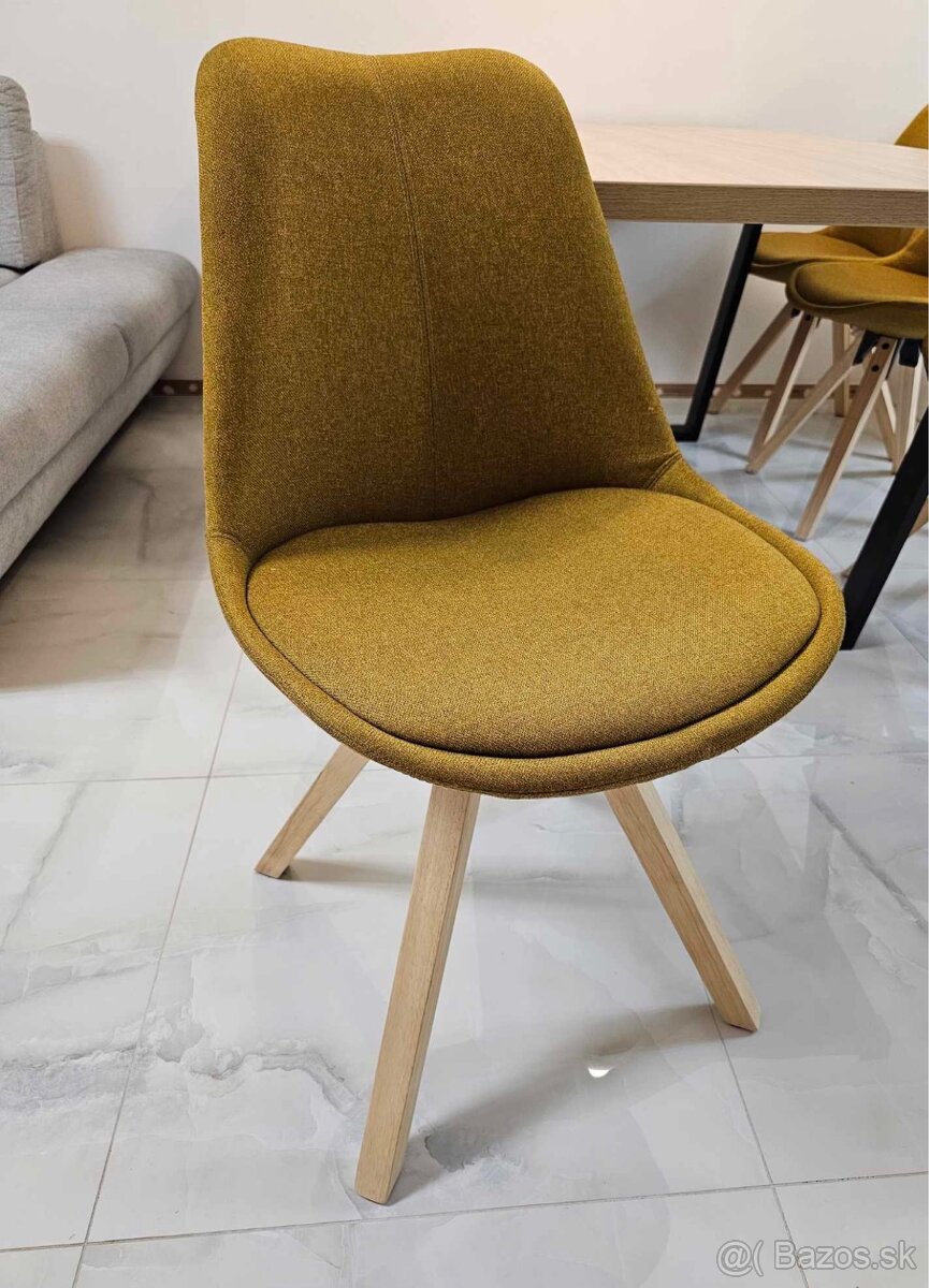 Kuchynský stôl a stoličky - 3