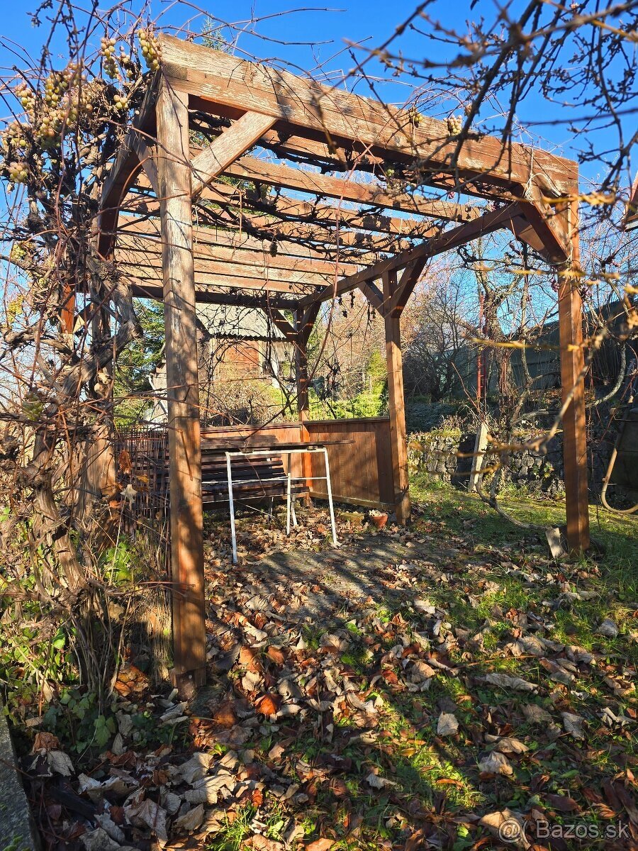 Útulná záhradná chatka - 3