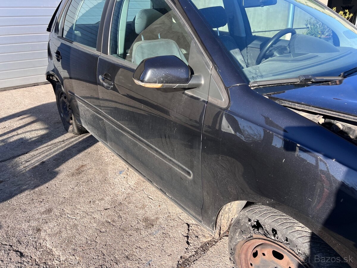 Predám náhradné diely na Volkswagen Polo 1,4Tdi 220k km - 3