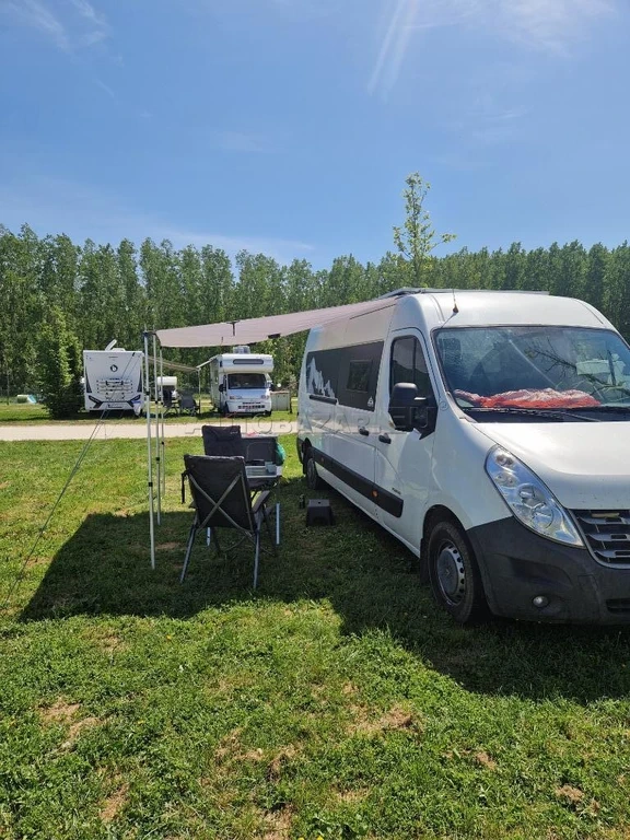 Renault Master Campervan - 3