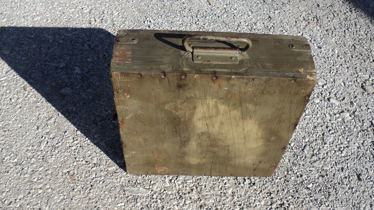 Vojenská bedňa + delekohľad,lampáše,.... - 3