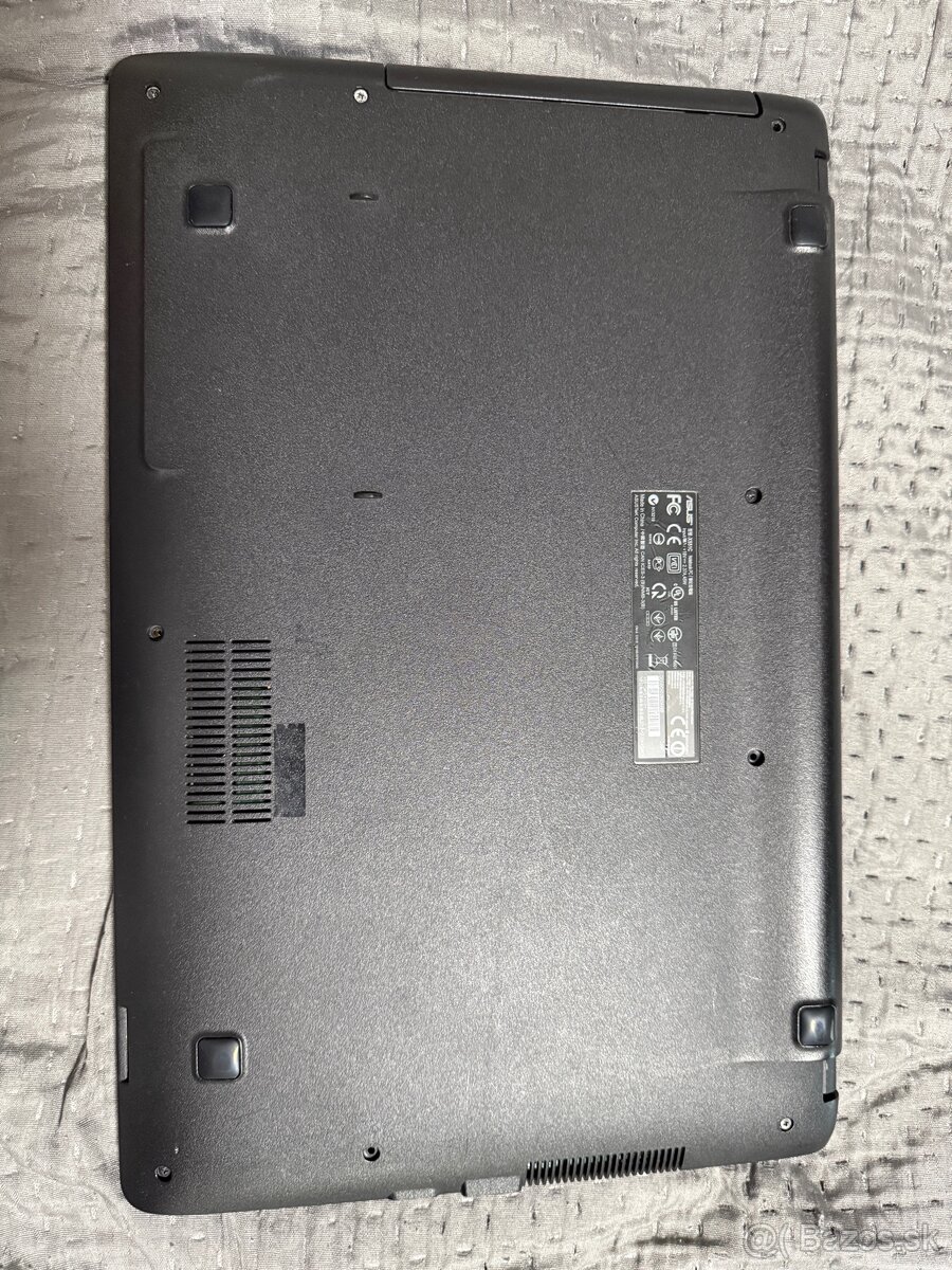 Starý notebook asus - 3