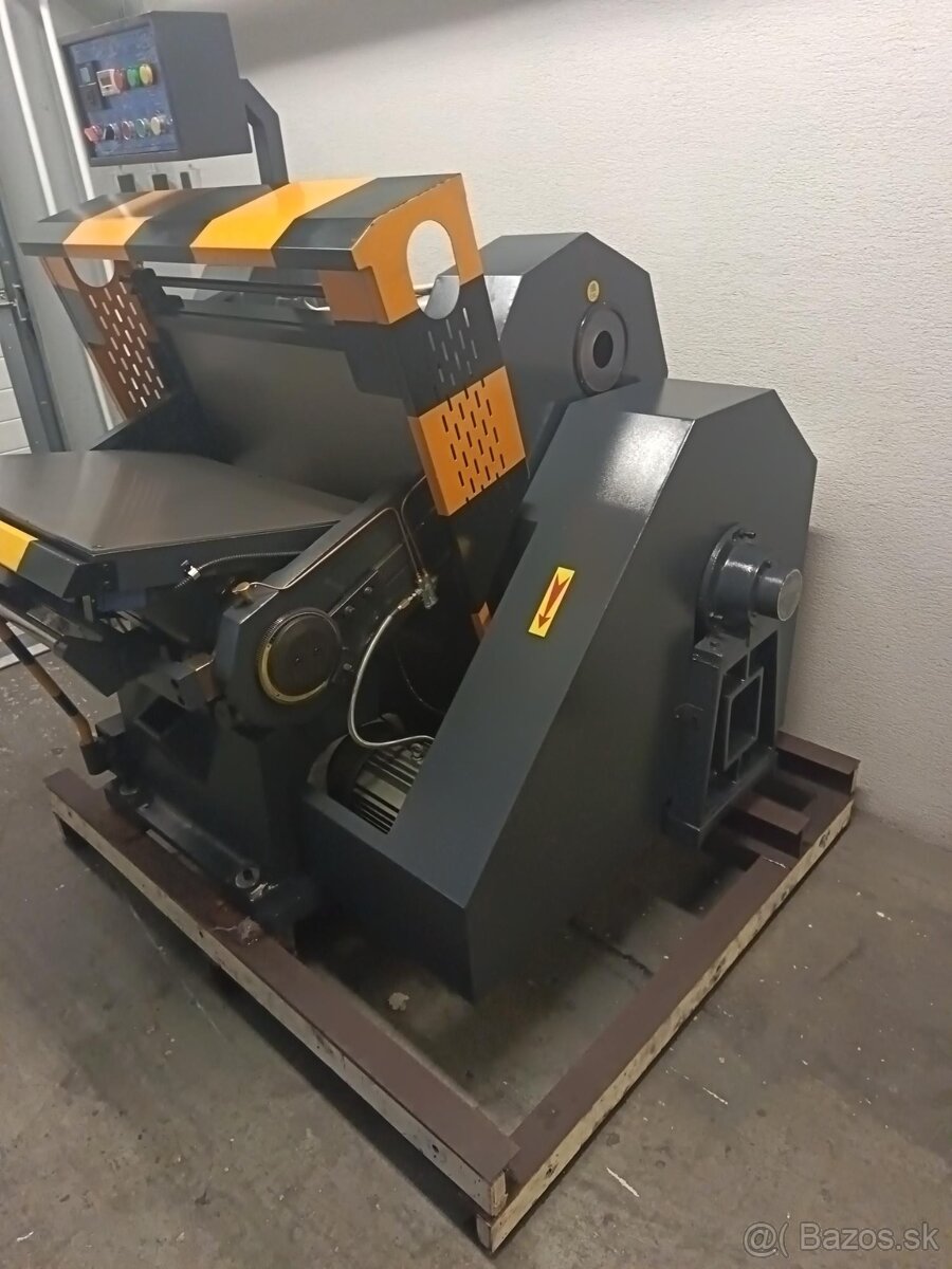 Nový výsekový príklop ML 750 - 3