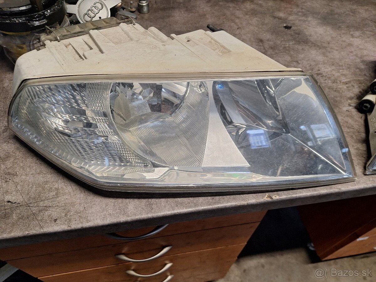 Predám predné svetlá na škodu octavia 2 original - 3