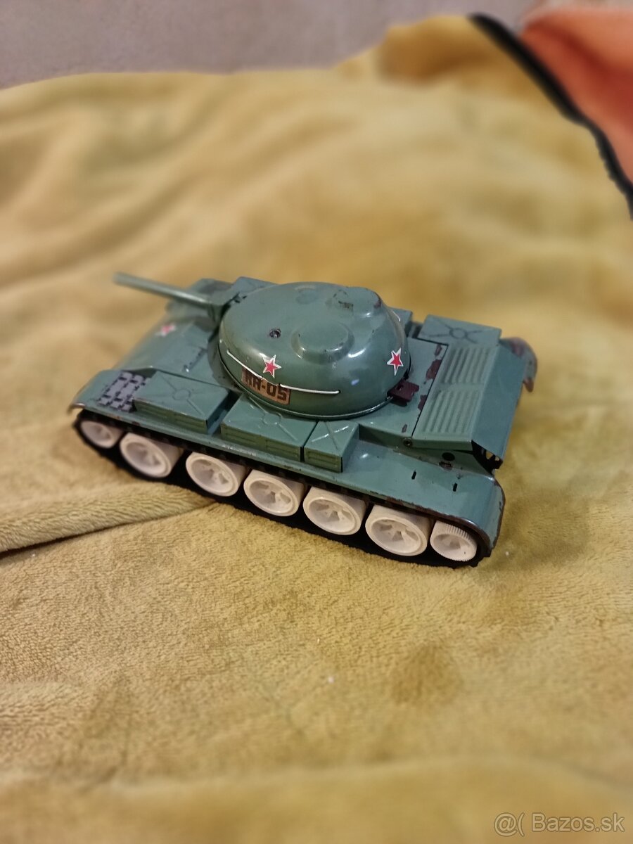 Stará hračka tank - 3