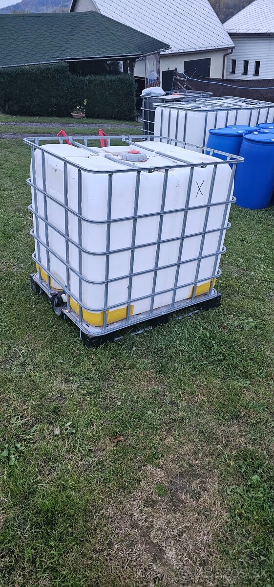 Plastová nádrž 1000l.(IBC kontajner) - 3