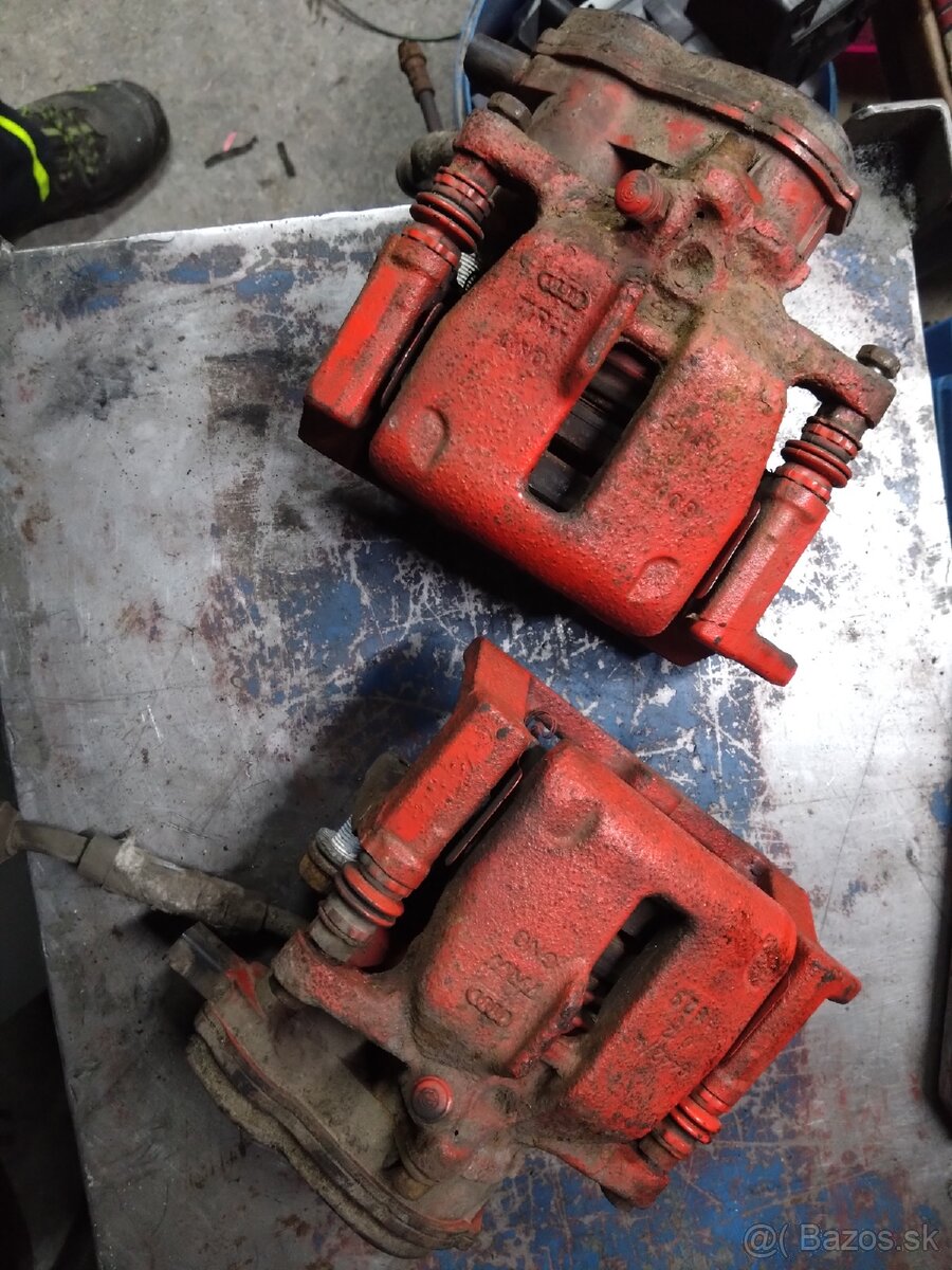 brzdový strmeň A4 B8 A5 8T - 3