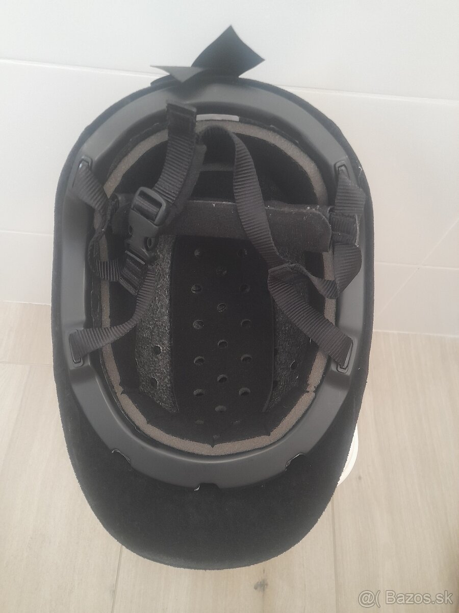 Predam detsku jazdecku prilbu - 3