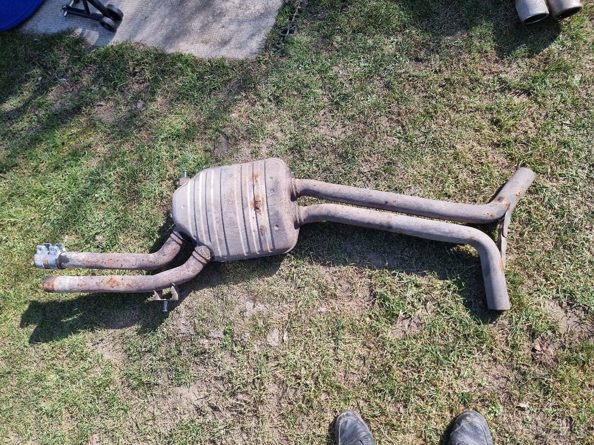 Výfuk Audi - 3