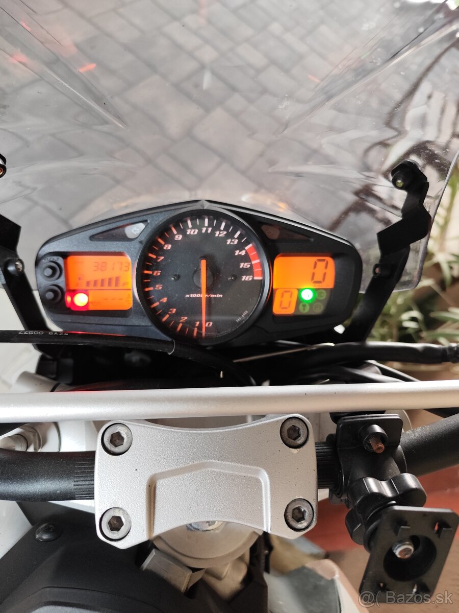 Predám Suzuki GSR 600 - 3