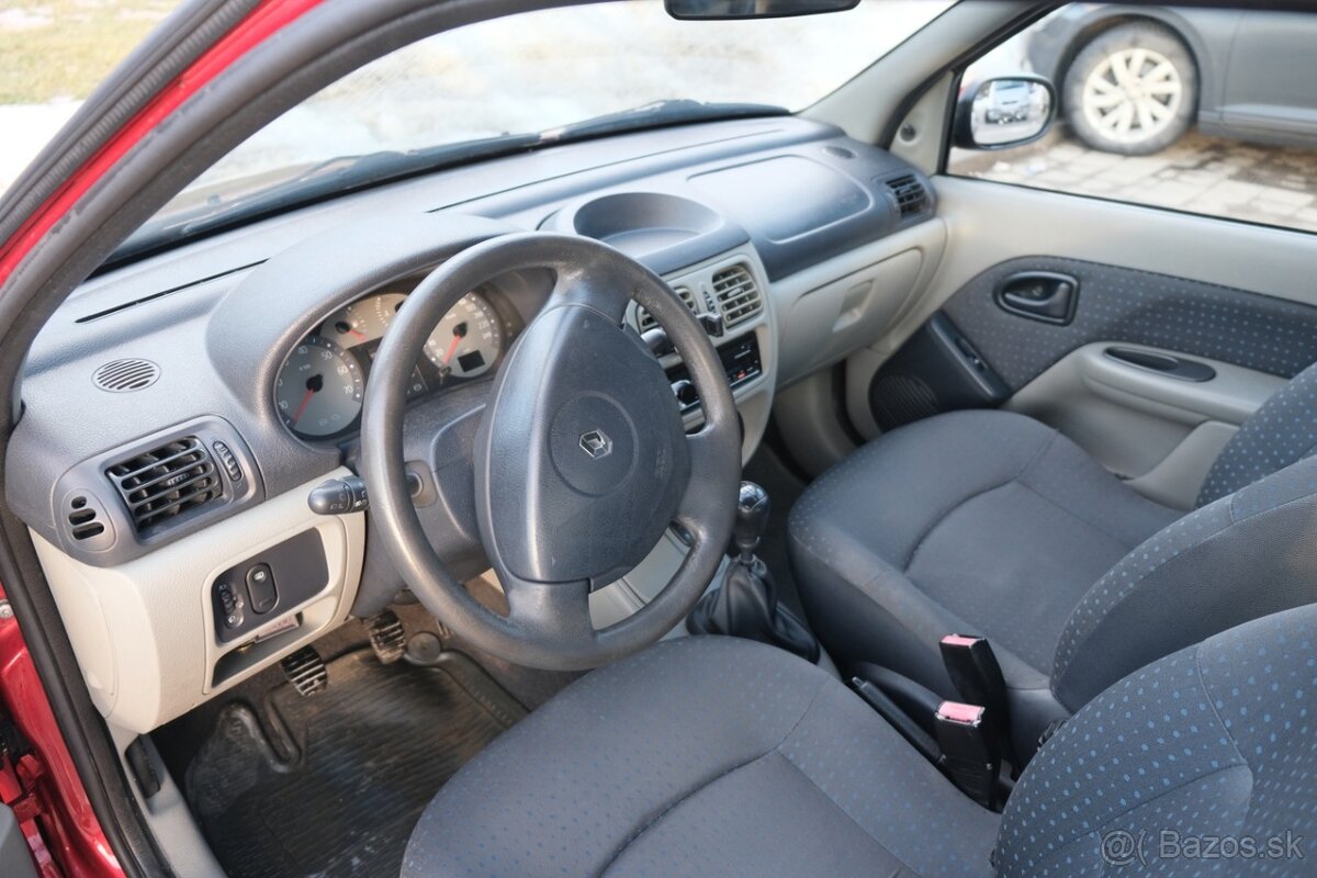 Renault Clio Thalia - 3