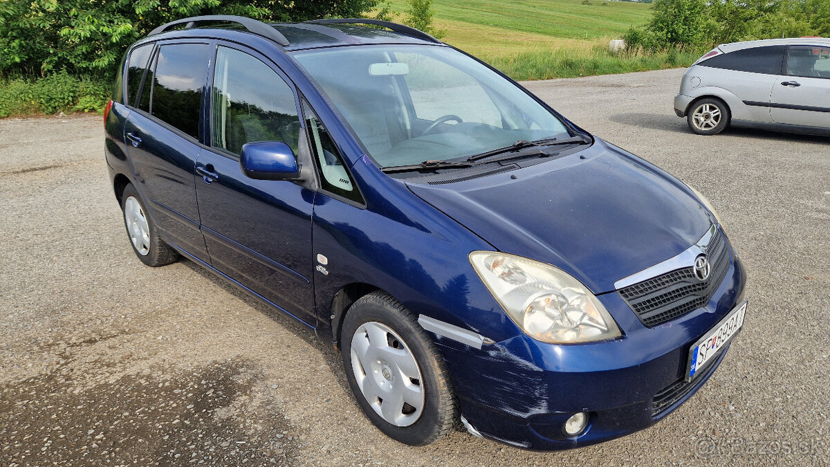 Predám Toyota Corrola Verso 2002 4-D4 2L nafta - 3