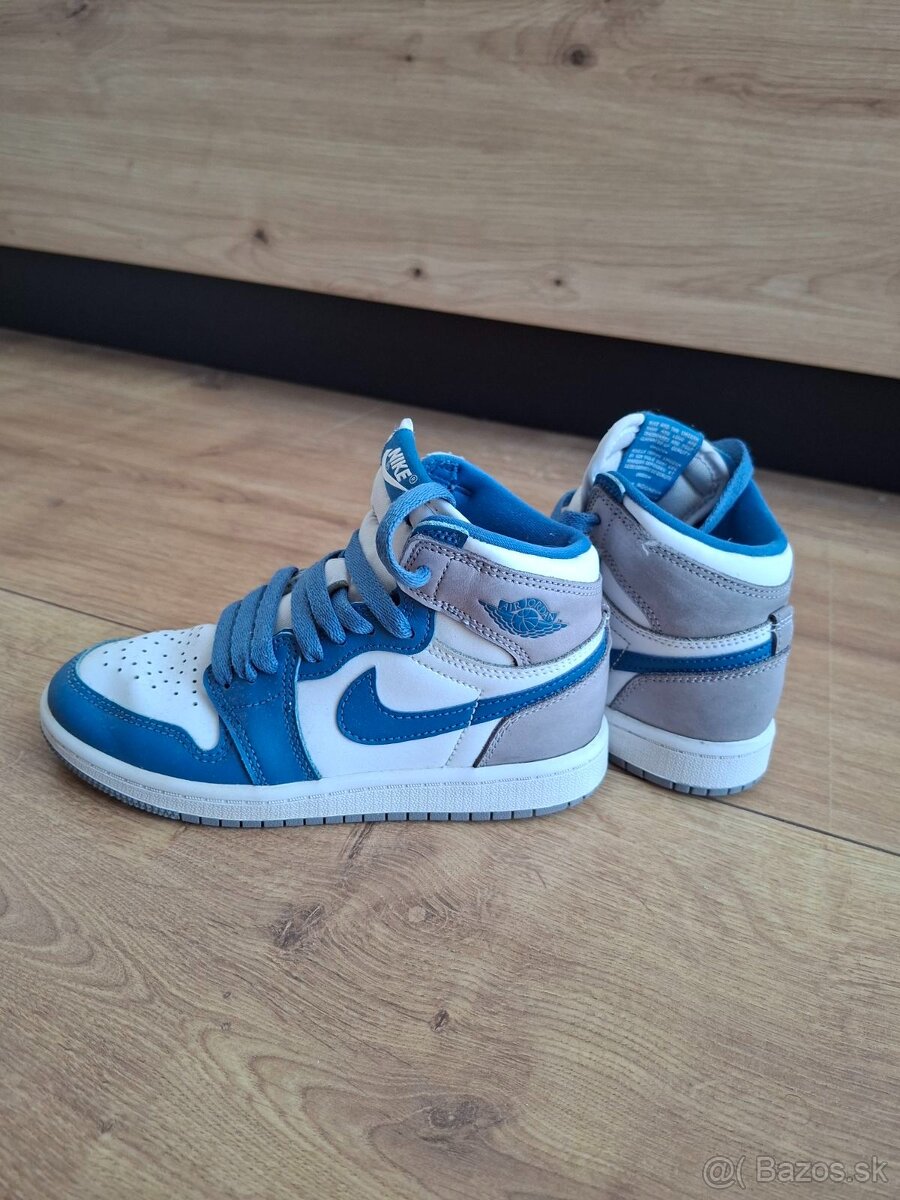 Air Jordan 1 - 3