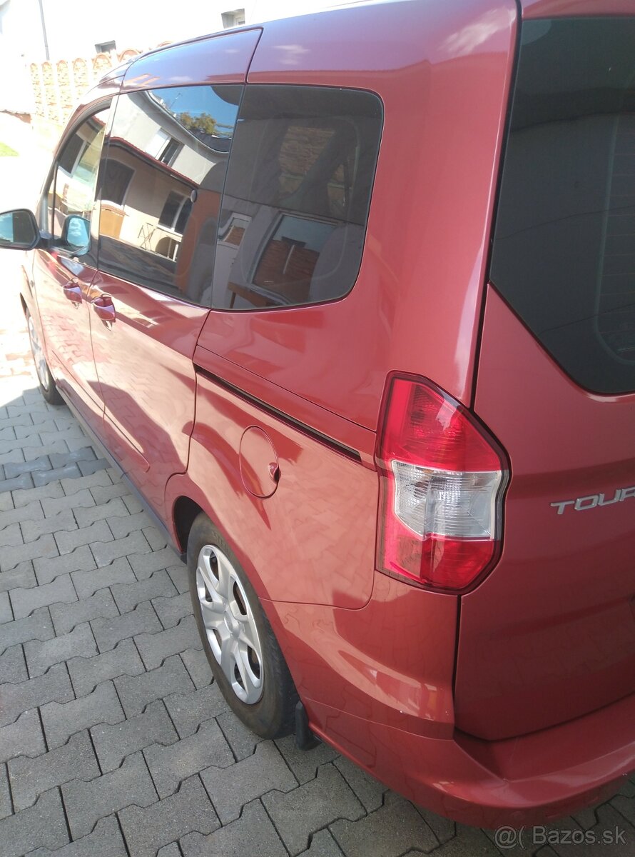 Ford Turneo Courier 1,5 tdi 55 kw. - 3