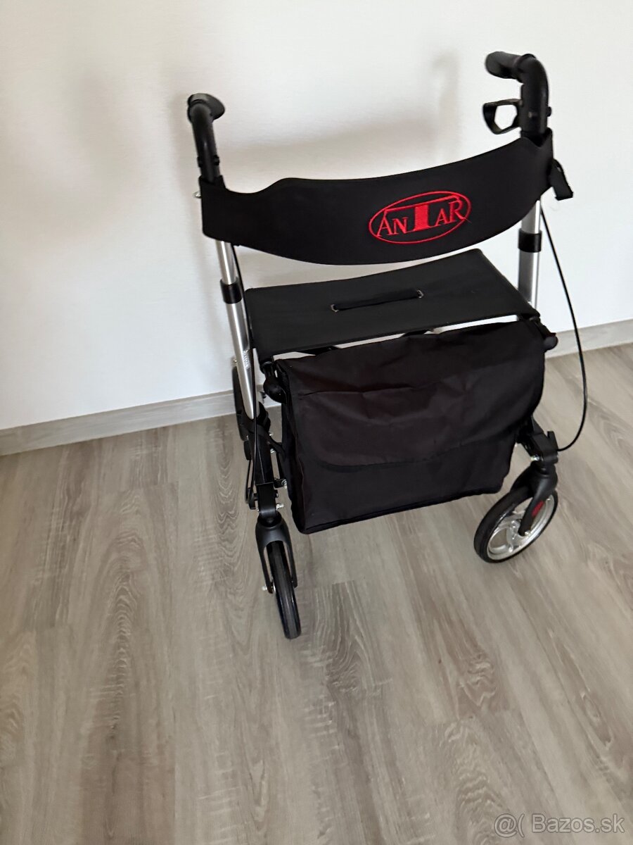 Chodítko pre seniorov štvorkolesové ANTAR - 3