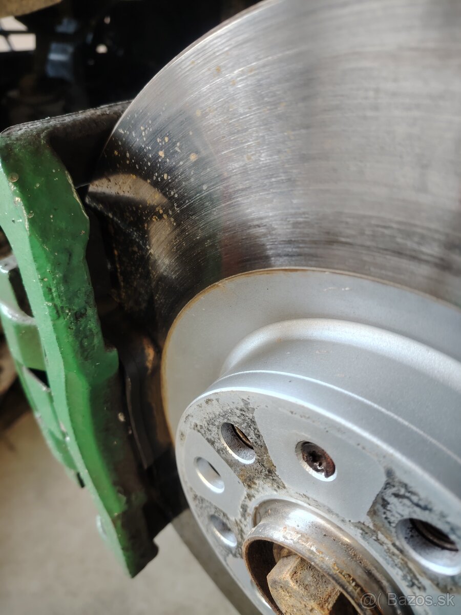 Brzdy Passat B6 3,2Fsi 184Kw - 3