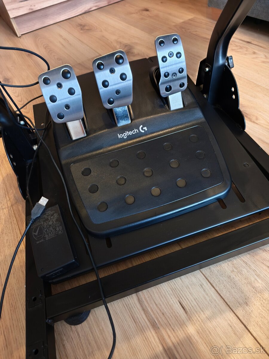 Logitech G29 + stojan - 3