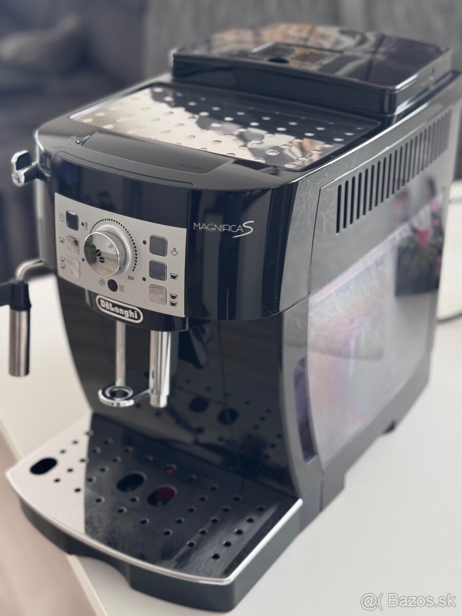 DeLonghi Magnifica S - 3