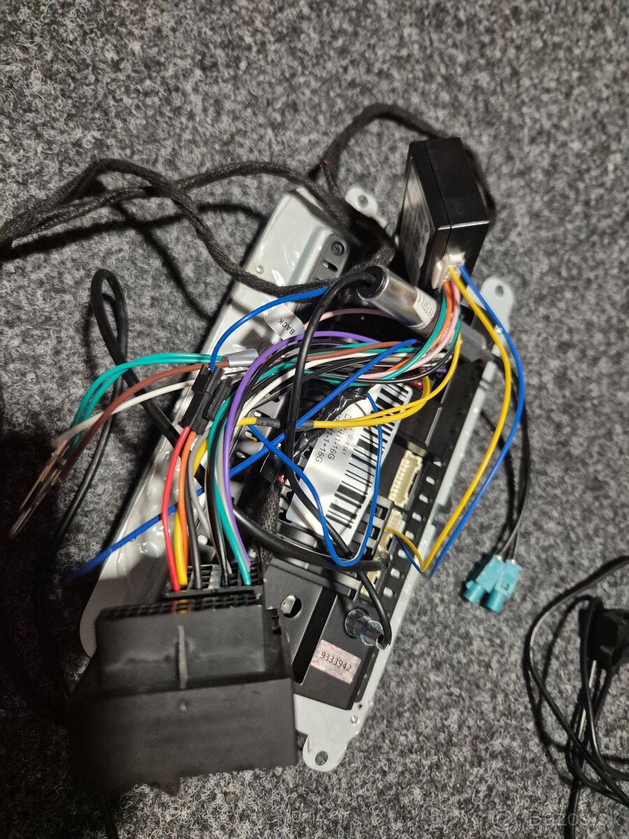 Autorádio Columbus, Peugeot 207, VW Touareg 7l - 3