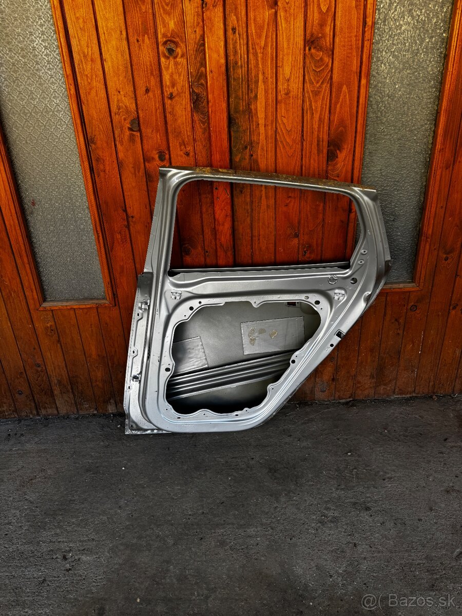 Volvo V40 2012- pravé zadné dvere - 3