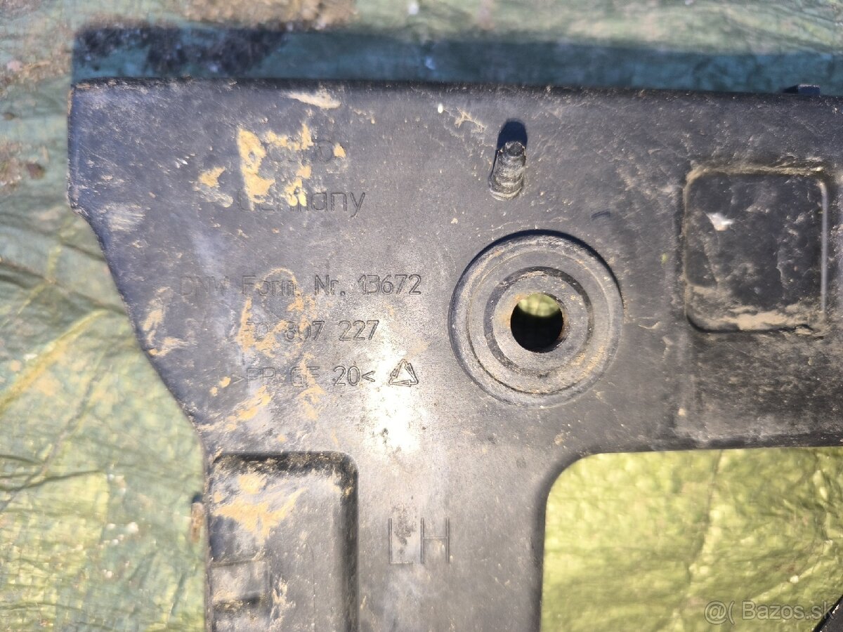 Plastové držiaky predného nárazníka Audi A6 C6 4f - 3