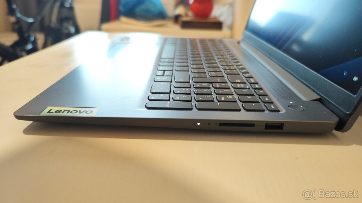 Predám Notebook LENOVO ideaPad Slim 3 15AMN8 - 3