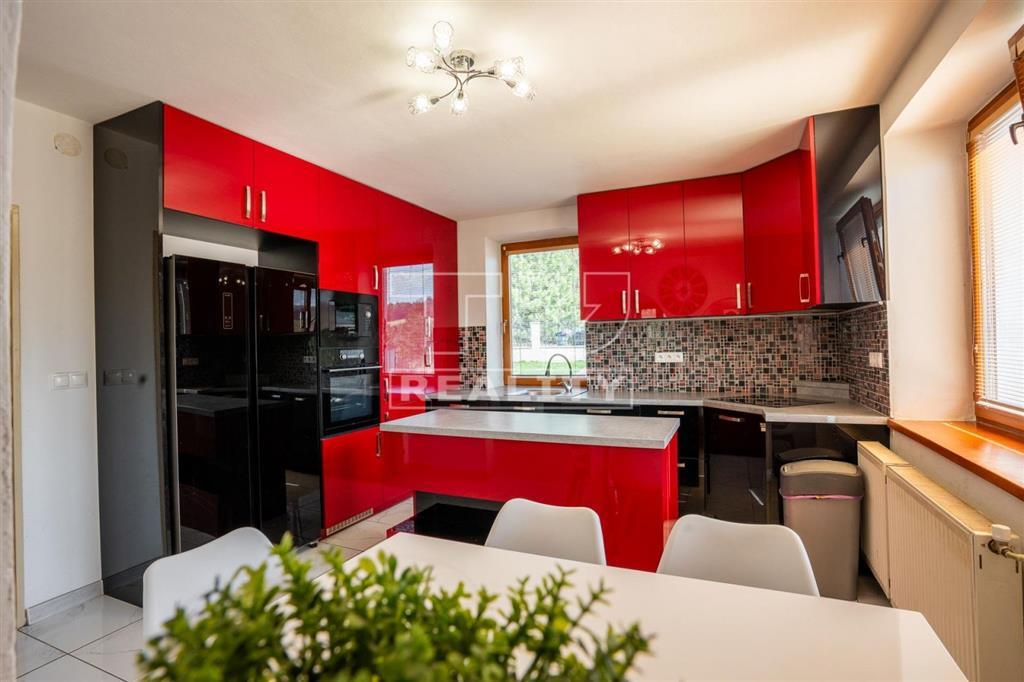 ZNÍŽENÁ CENARODINNÝ DOM MALÉ LEDNICE, VIDEO + 3D... - 3