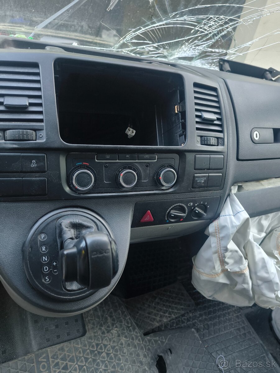 VW Transporter T5 facelift - 3