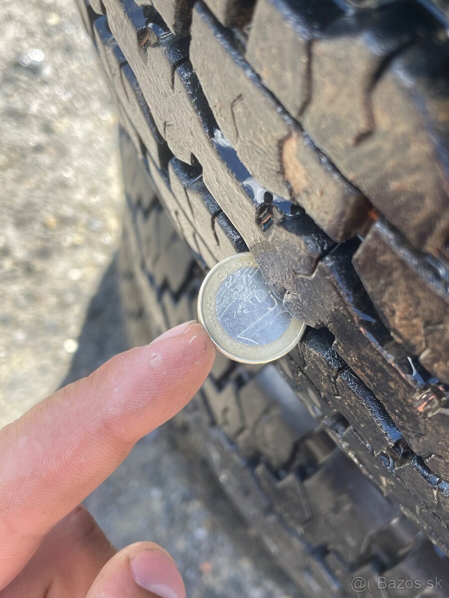 Pneu DUNLOP 265/70 R16C 113/111S - 3