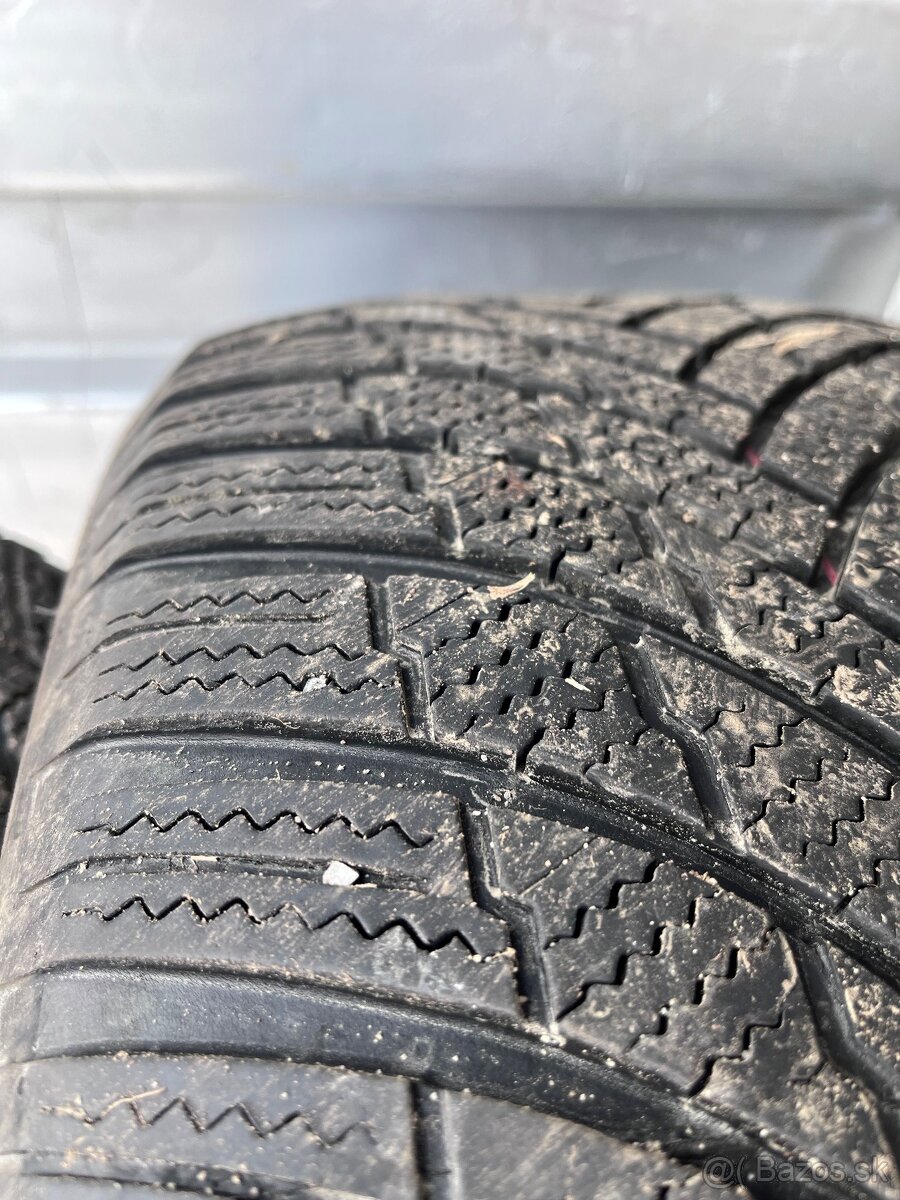 Zimne pneu Firestone 255/45 R20 - 3