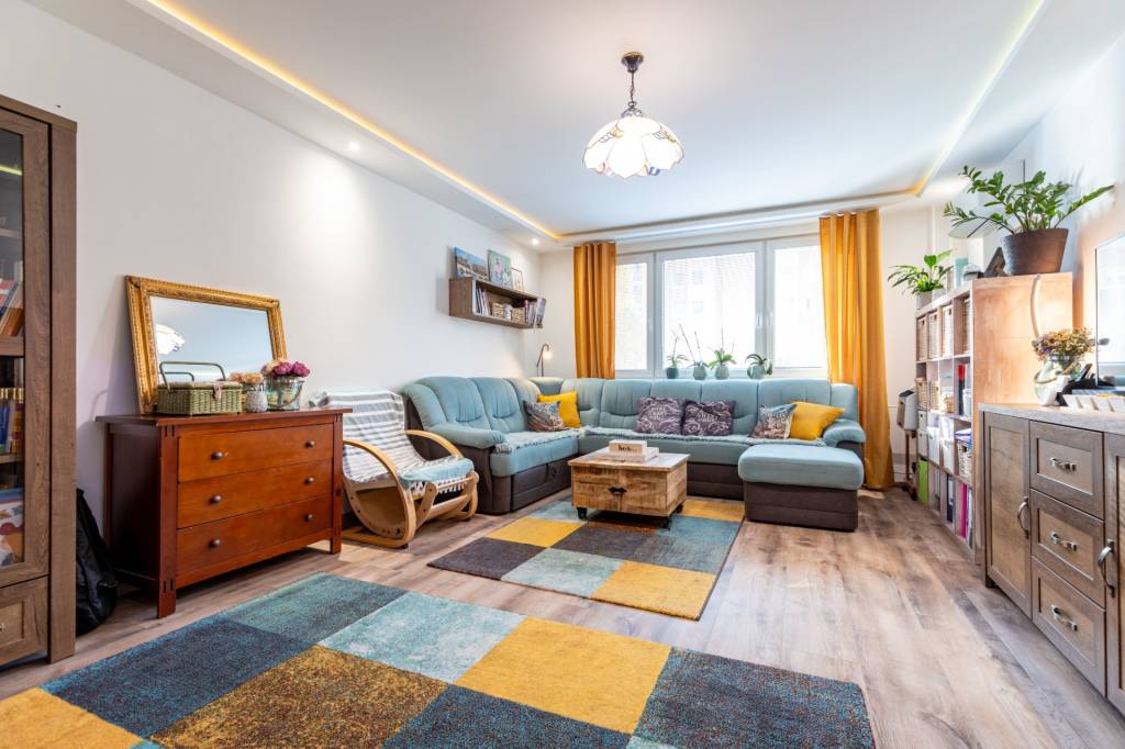 NA PREDAJ,ZREKONŠTRUOVANÝ 3 – IZB. BYT, KE – KVP - 3