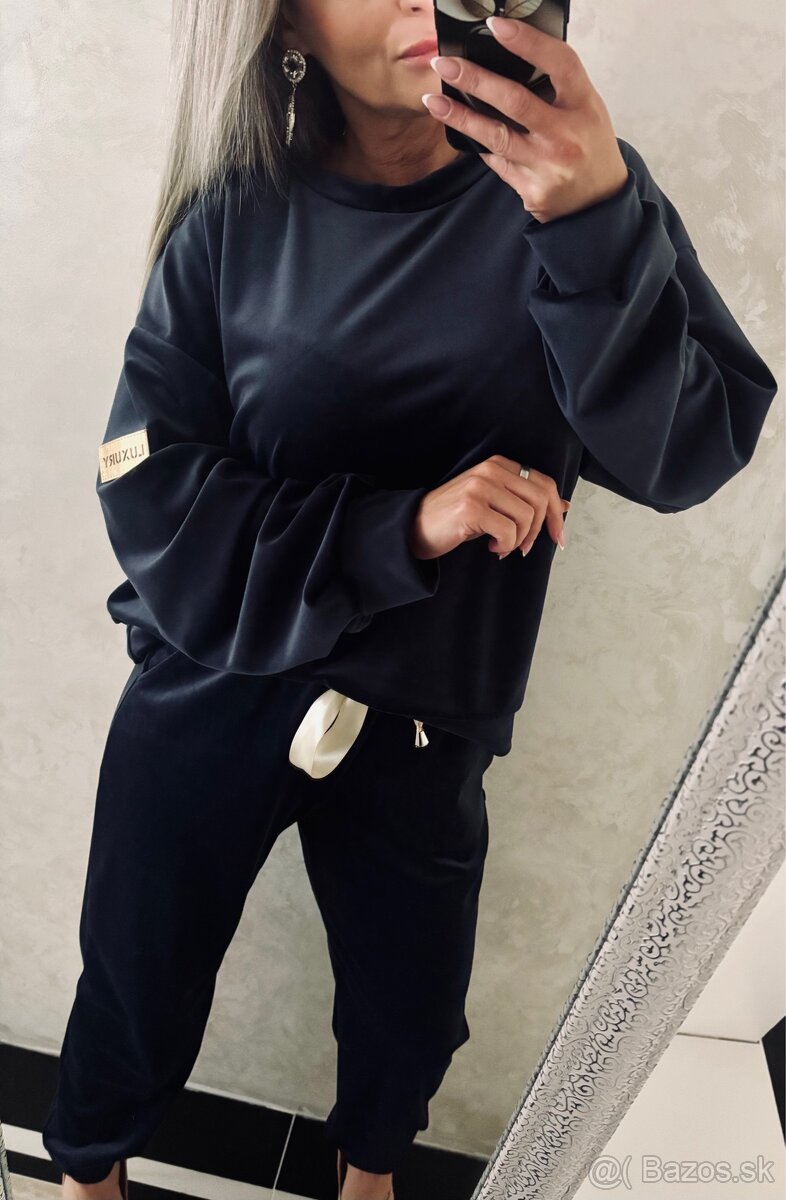 Damska talianska velurova suprava navy - 3