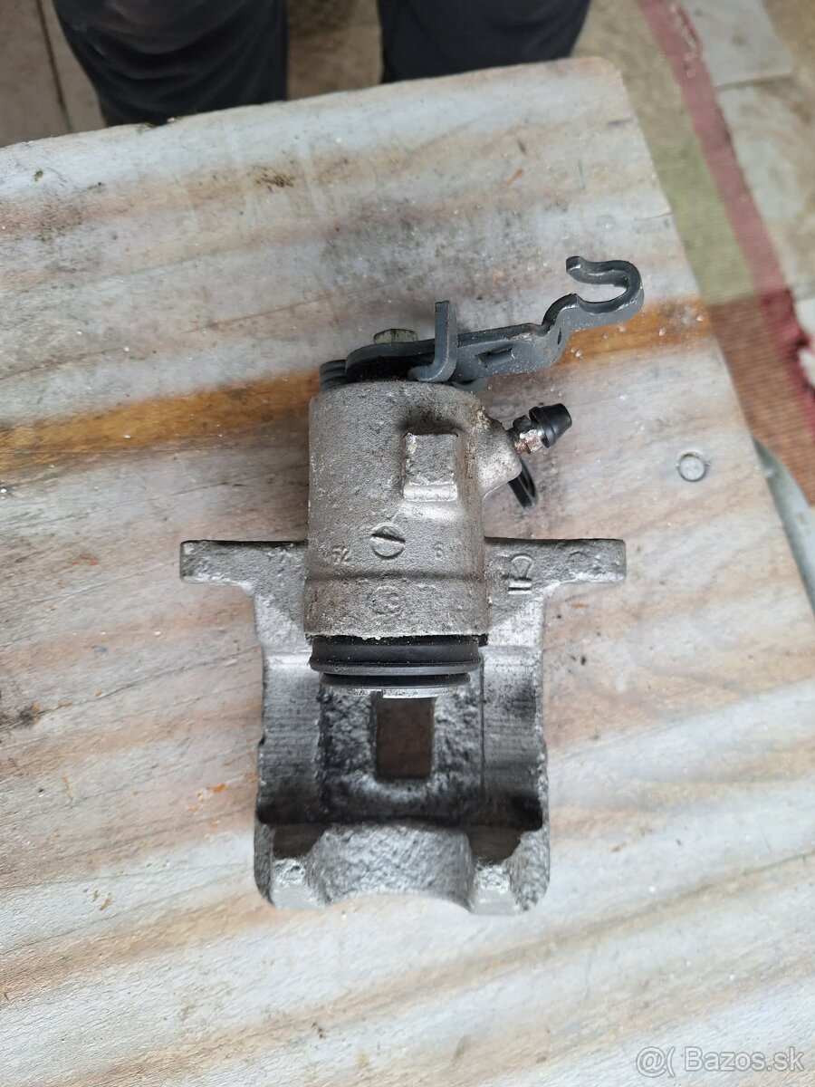 Zadný brzdový strmeň Seat Toledo Altea - 3