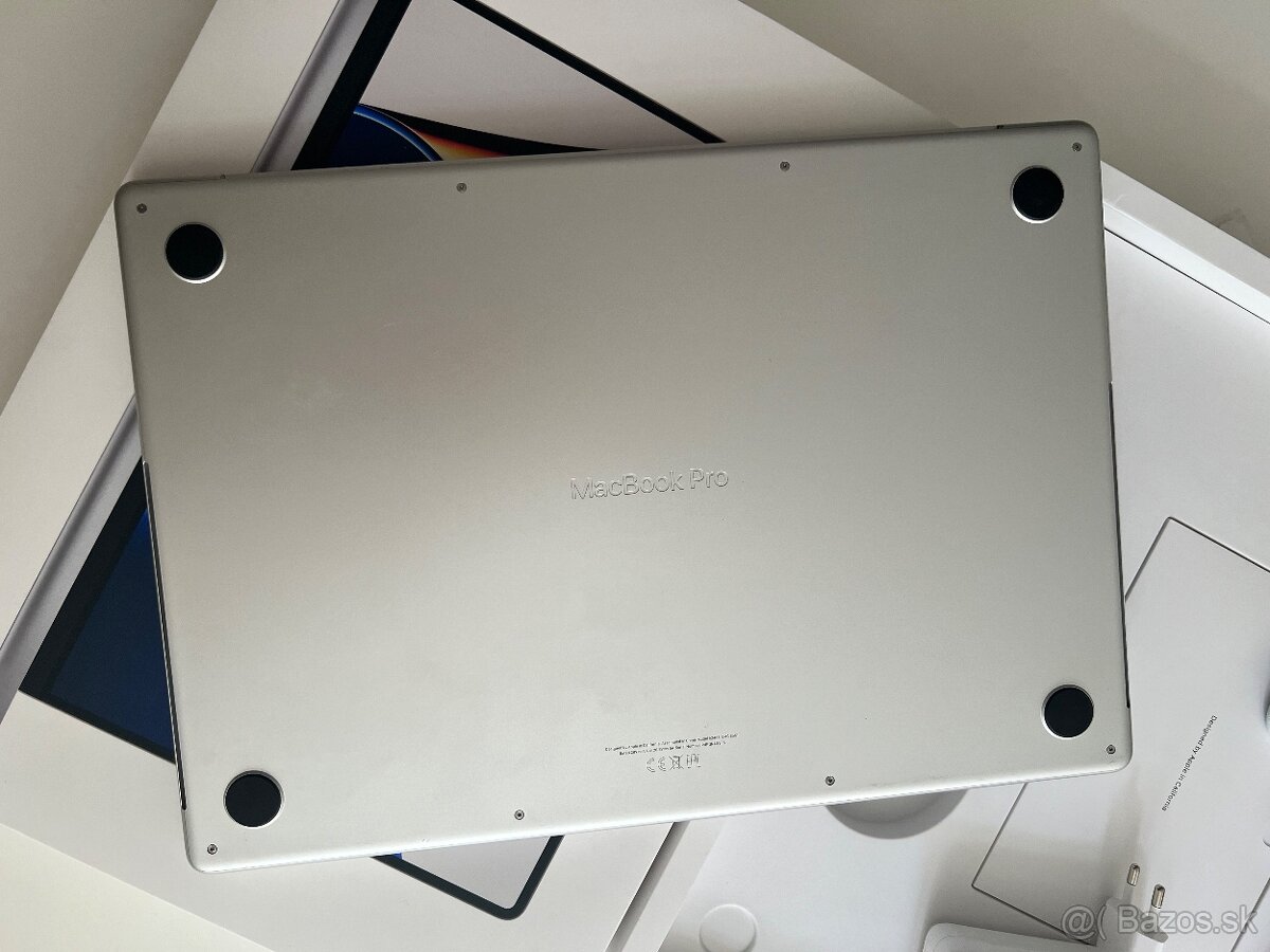 MacBook Pro 16” M1 Max 64GB RAM / 1TB SSD - 3