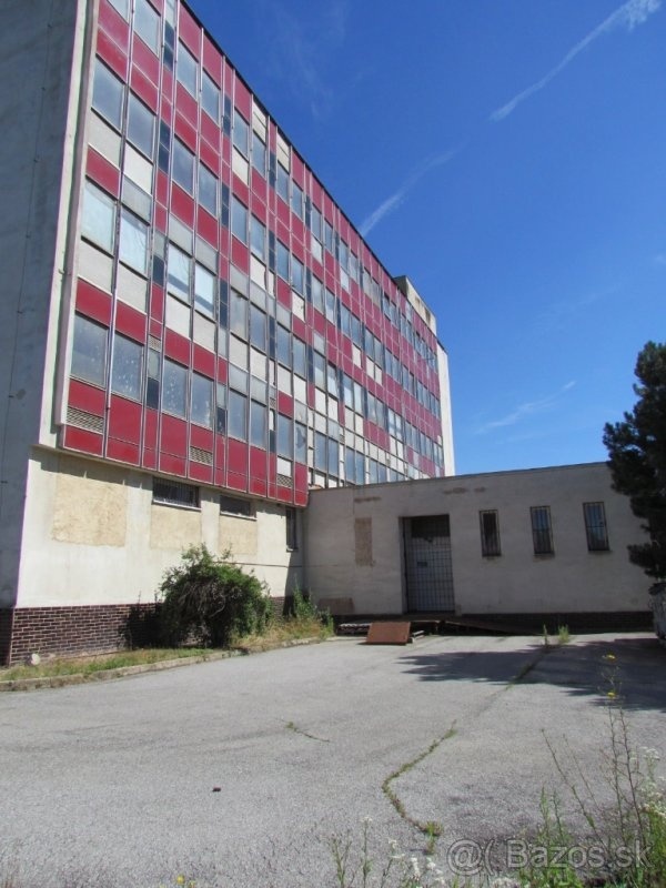 Administratívny objekt s parkoviskom - 3