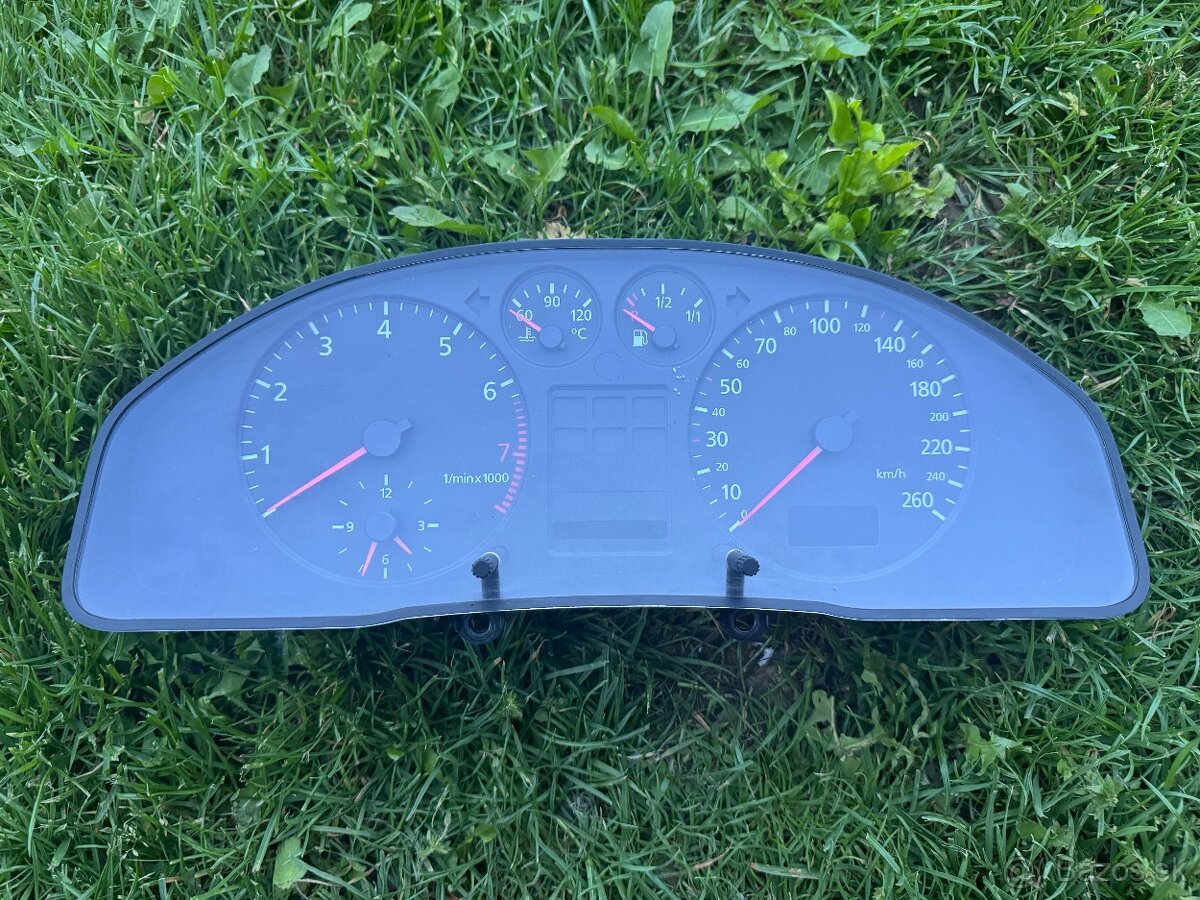 Budíky Audi a4 b5 1.8 T - 3